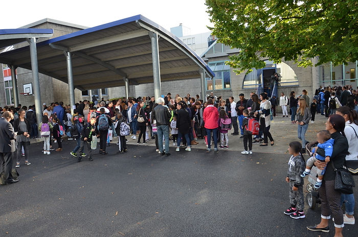 RÉFLEXION ET AUTORITÉ, UN DÉFI ÉDUCATIF DANS LES QUARTIERS SENSIBLES